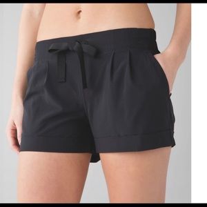 Lululemon spring break away shorts